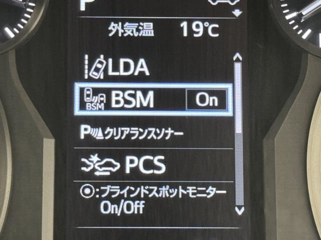 先進の安全装備ついてます。詳しい装備内容、仕様等につきましてはスタッフにお問合せ下さい。