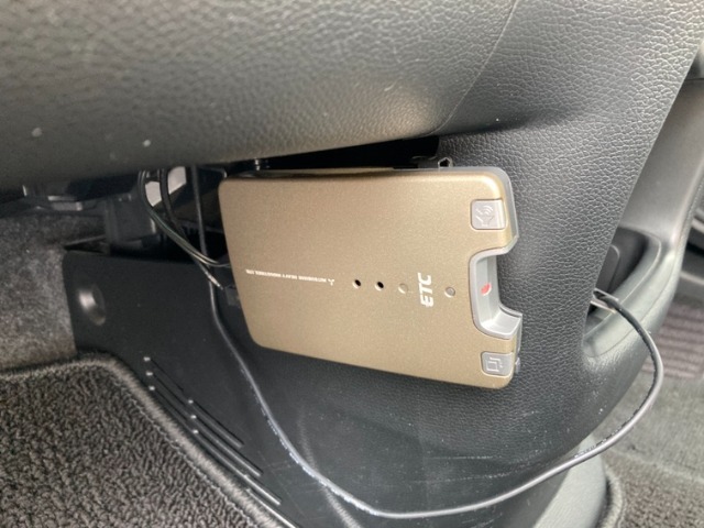【ETC】高速道路の料金所もスムーズに通過できます！首都高速などは距離制の料金スタイルになりましたので付いている事で低距離は一定料金でなく御利用頂けます！