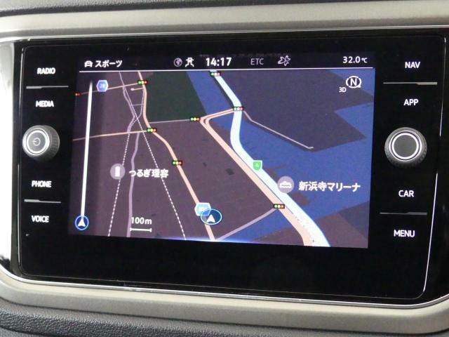 ★Volkswagen純正インフォテイメントシステム”Discover　mediaのナビゲーションシステムです。全面タッチスクリーンによりまるでスマートフォンのように画面上を軽くタッチするだけで反応し