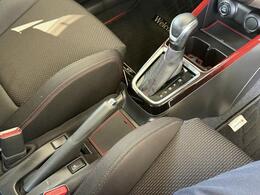 ターボの特性に合わせ、スポーティかつ低燃費にも貢献する6AT