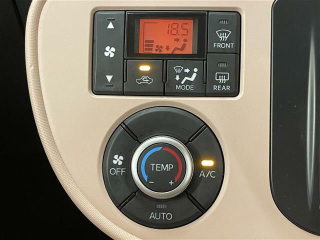 オートエアコンがついているので設定温度に自動的に室内の温度を調整してくれます。