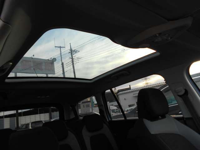 ガラスルーフ☆純正ナビ＆DTV☆360℃パーキングカメラ☆パークアシスト☆ETC☆ブラインドスポットモニター☆パドルシフトマチック☆レインセンサー☆オートクルーズコントロール☆純正16インチアルミ☆