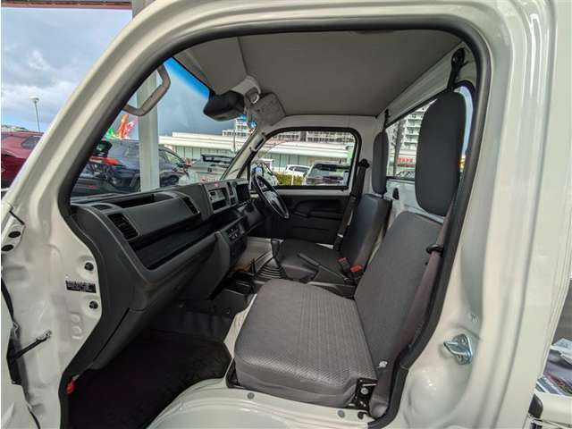 見通しのよいすっきりとした視界で、誰でも運転しやすいです。運転のしやすさは疲れにくさにも繋がりますよ♪