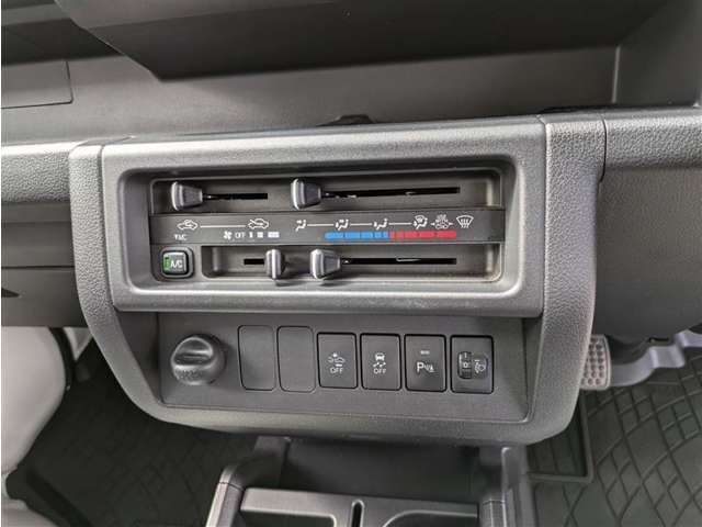 操作しやすい空調コントロールスイッチ。