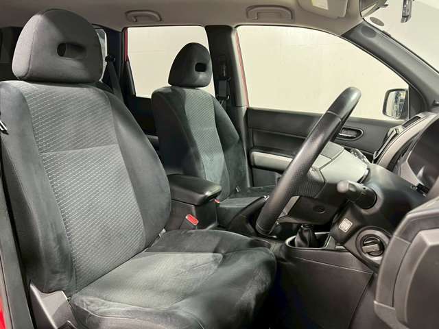 運転席も綺麗で大事に乗られていたのがよくわかります。