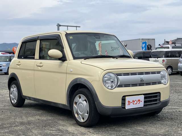 安心して中古車をお買い求めいただける様、当社は第三者機関のプロの鑑定士による、内外装、機関クオリティのチェックを受けることが出来る加盟店です。