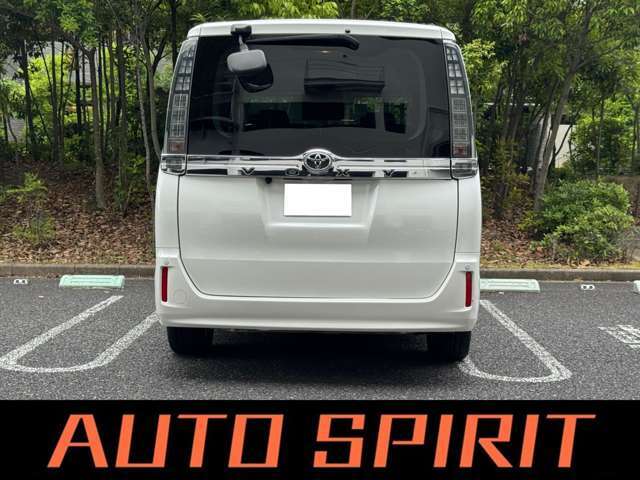 オイル交換等の日常点検や、定期的に各部の調整等を行って頂くとより長く、安全に付き合う事が可能です。専門のスタッフが、整備に関しても責任を持ってご案内します。