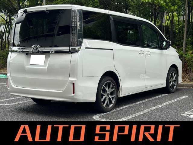 車両販売だけではなく、車検や鈑金塗装、アフターサービスもおこなっております。さらに大切に乗られてきたお車も、納得の価格で買取もいたしております