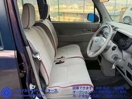 シート破れもなく綺麗な内装です。