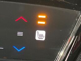 【シートヒーター】寒い日に重宝するシートヒーター！エアコンより早く温まってくれるので寒がりの人も安心ですね♪エアコンの温風は乾燥するから苦手、という方にもをおすすめです。