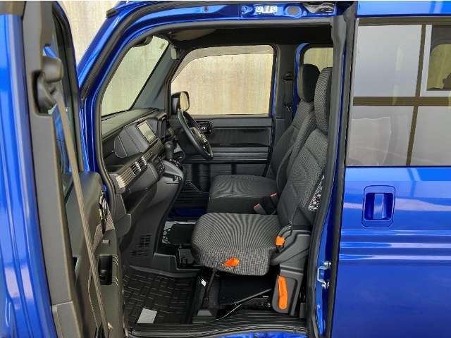この車輛は前のお客様から直接買取させて頂いておりますので、使用状況やメンテナンスの状況も詳細な情報をお伝え致します♪気になる方は遠慮なくお問い合わせ下さい♪