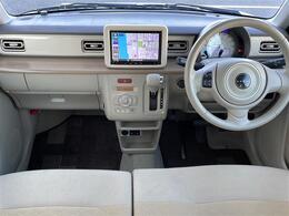 【　オ【インパネ全体】全方位で視界が広く、高い目線で運転もしやすいです！ートエアコン　】車内温度を感知して自動で温度調整をしてくれるのでいつでも快適な車内空間を創り上げます！