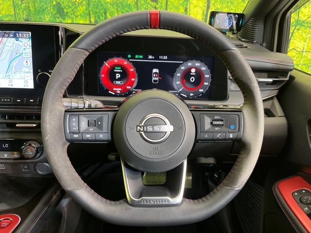 【ステアリングスイッチ】運転中、前方から目線をそらすことなく、オーディオ等の操作が可能な便利機能！安心＆快適なドライブを演出してくれます♪