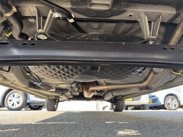 自社陸運局認証工場＆指定工場完備！国家資格車検検査員資格を持った整備士による整備。ステレオ・エアコン等走行に関係の無い所も不具合箇所が有れば修理してご納車致します☆