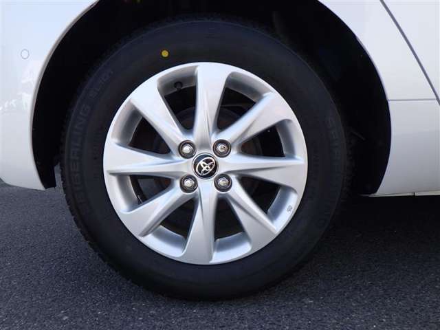 トヨタ認定中古車保証付！（1年間、距離無制限　HV車はHV保証付）　別途延長保証もご用意しております♪　ぜひ現車を確認にご来店ください