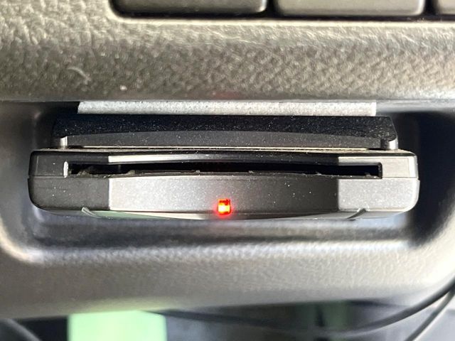 【ETC】高速道路の料金所をストレスなく通過！話題のスポットやサービスエリアに多い「スマートIC」利用時は必須のアイテムです。当店でセットアップを実施、ご納車当日からすぐにご利用いただけます！