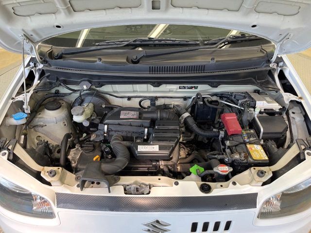 親切・丁寧な専門メカニックスタッフが応対！・車検・点検整備・事故等の修理などアフターサービスも安心。お車のカスタマイズもネクステージのサービススタッフまでご相談ください！