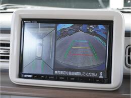 【全方位カメラ】クルマを真上から見たような俯瞰（ふかん）映像や助手席側のサイド映像など、視点を切り替えて表示。さまざまなアングルで視界をサポートします。