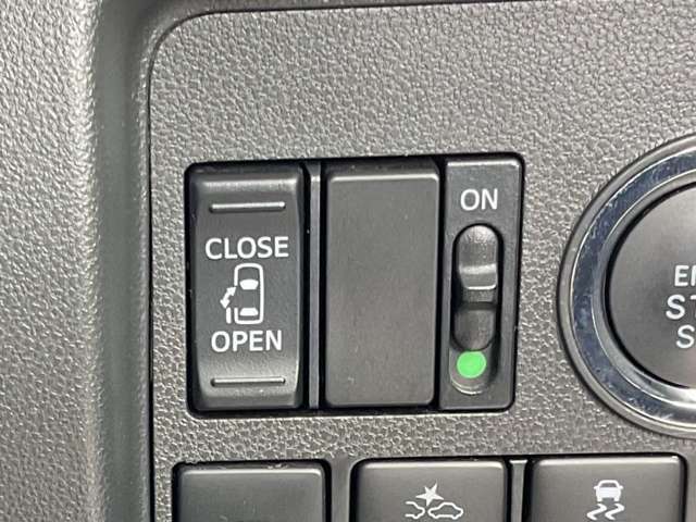 片側は電動スライドドアでボタン1つでドアの開閉ができます！