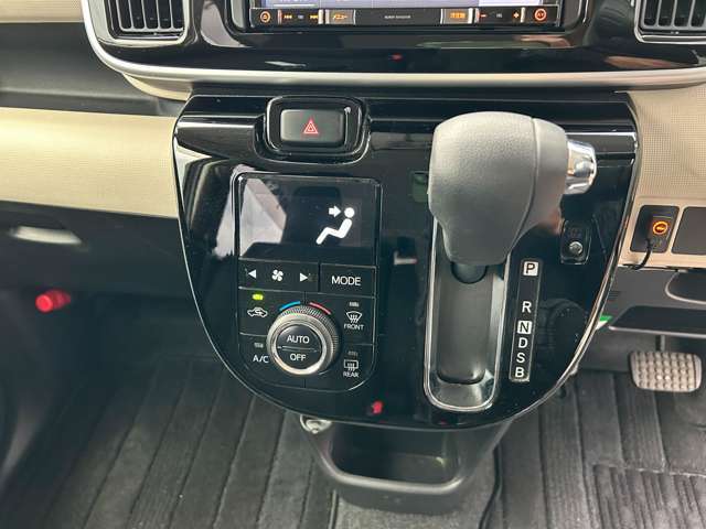 シンプルで操作しやすい配置になってます。