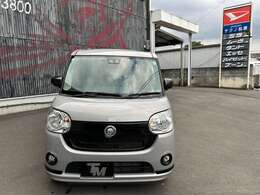 年式も浅く、走行距離も1.8万キロで外装内装ともにとてもきれいですよ。