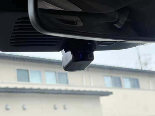 ディーラーオプション前後ドラレコを装着しております！あおり運転や追突事故の対策になります。設定・画像の再生などをスマートフォンのアプリから簡単に操作できます！