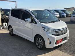 バックガイドモニターで後方確認も安心♪車庫入れも怖くない（＾＾♪特に夜間は役立ちます！！