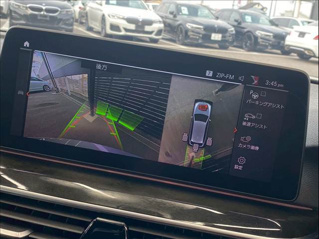 「アラウンドビューモニター」を装備で駐車が苦手な方でも安心です。