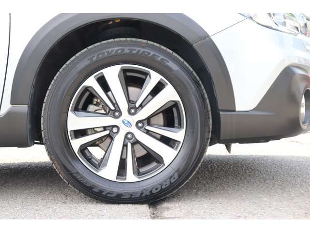 225/60R18インチアルミホイールです☆タイヤ残り溝5分山（2022年製）
