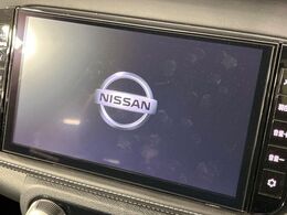 【純正ナビ】人気の純正ナビを装備しております。ナビの使いやすさはもちろん、オーディオ機能も充実！キャンプや旅行はもちろん、通勤や買い物など普段のドライブも楽しくなるはず♪