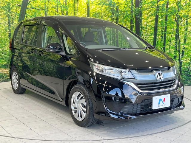 大好評のボディコーティング「弾スプラッシュコート」もご納車までに施工可能。通常のガラスコートと異なる、耐久年数6年の無機質ガラスコーティングが、ボディをキレイな状態に保ってくれます。