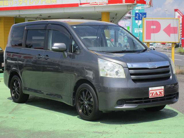 当社の買い取り車両です。ユーザー様より買い取りさせて頂いた車両を直接販売させて頂いておりますので、中間マージン等余計な経費がかかりません。