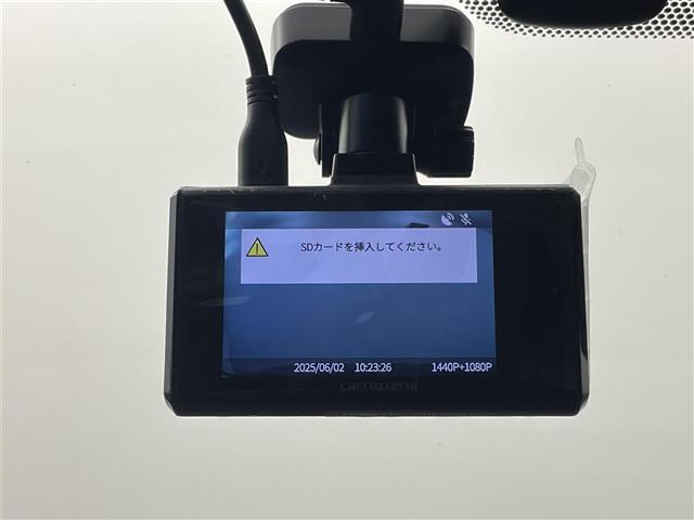 【ドライブレコーダー】映像・音声などの運転中の記録を残します。事故などを起こした起こされた時の証拠になりえますので、もしも時でも安心ですね。