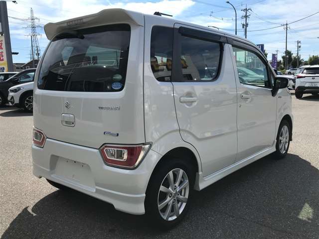 ★北陸信越運輸局長指定整備工場完備。納車前の法定点検　ご納車後のアフターサービスもお任せ下さい。グループ企業にBMW　AUDI　MINI　VW　の正規ディーラーもございます！輸入車の整備もお任せください。