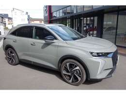 弊社ポリシーとして、全中古車、お忙しく実車確認できないお客様のために実車確認頂かなくとも安心して購入頂けるクオリティを目指して仕上げております。全国のディーラーで保証が受けられます！