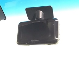 【ドライブレコーダー】もしもの衝突の時、あなたの走行状態をしっかりと記録するドライブレコーダーも付いているので、万が一の時にも安心です。