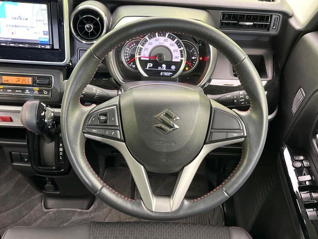 ステアリングも使用感が少なく、きれいな状態となっております♪