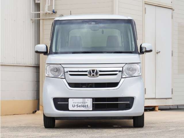 【アダプティブクルーズコントロール】予め設定した車速内でクルマが自動的に加減速。前走車との適切な車間距離を維持しながら追従走行します。【LKAS】車線維持支援システムでステアリング操作を支援。