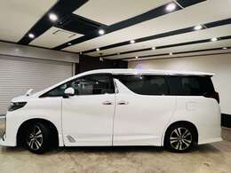 前後ドラレコ　車検整備2年付き　アルパイン9型大型ナビ　アルパインダウンフリップモニター　ブラックレザーシート　7人乗り　内外装美車