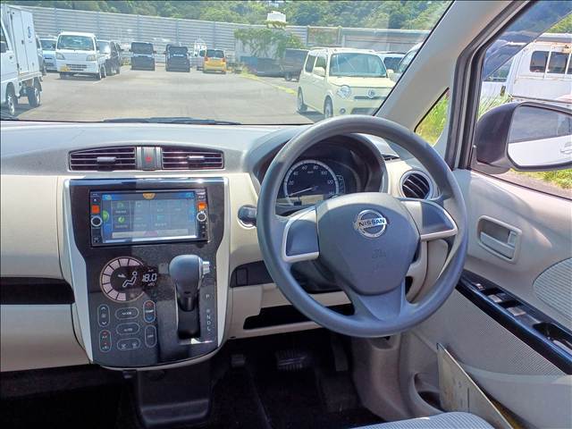 ☆内外装クリーニング☆車の隅々まで徹底的にクリーニングを行っておりますので内外装ともに綺麗な状態でご納車いたします！