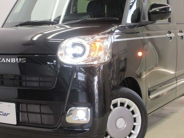 LEDヘッドライトです。デザイン性がよくとても明るいので、夜間の走行や悪天候でも安心です。しかも長寿命！