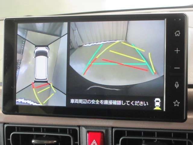 パノラミックビューモニター付きです。車両を上から見たような映像をディスプレイオーディオ画面に表示。運転席からの目視だけでは見にくい、車両周辺の状況をリアルタイムでしっかり確認できます。
