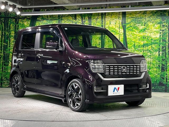大好評のボディコーティング「弾スプラッシュコート」もご納車までに施工可能。通常のガラスコートと異なる、耐久年数6年の無機質ガラスコーティングが、ボディをキレイな状態に保ってくれます。
