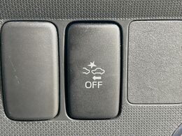 【スマートアシスト】走行中に前方の車両等を認識し、衝突しそうな時は警報とブレーキで衝突回避と被害軽減をアシスト。より安全にドライブをお楽しみいただけます。