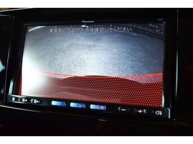 バックカメラ装着済！死角になりやすい後方もとても見やすいです☆車庫入れに自信がない方や縦列駐車が苦手な方にも、オススメな機能です！安心度もアップ！