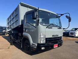 当社は軽自動車からバン、トラック、クレーン、ダンプ、重機を全国そして海外に販売している自動車会社です。