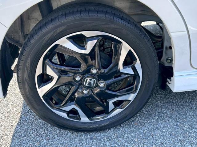 国産車から輸入車まで多様なお客様のニーズのお応えできるように、全国規模で豊富な在庫展開！車のことならWECARSへ！