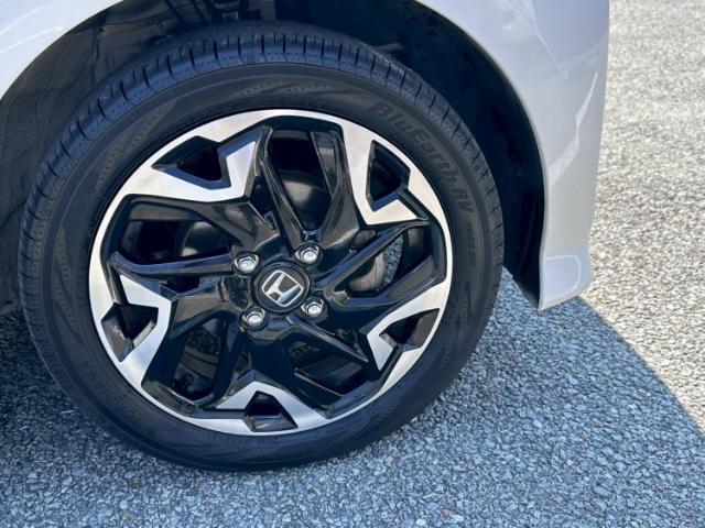 お車に合わせて無料保証以外にも、保証範囲、期間、距離を拡充させた有料保証もご用意しております！中古車の購入が初めてで不安・・・というお客様もご安心ください！