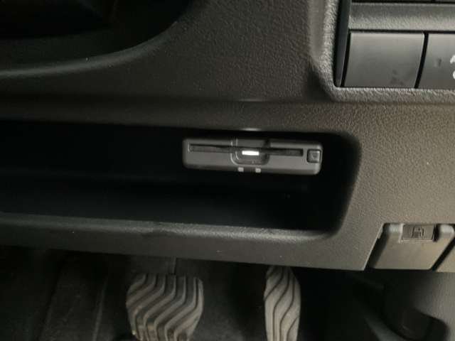 ETC：有料道路の料金所をスムーズに通ることが可能になります。料金を支払う場合は別途ETCカードが必要になります（当店で加入いただけます）