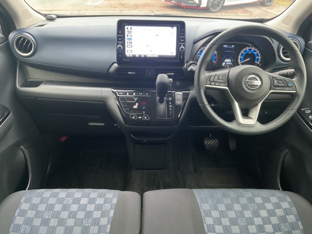 インパネ周りはこのように機能的にまとまっています。もちろんクリーニング済みで、室内もキレイです。